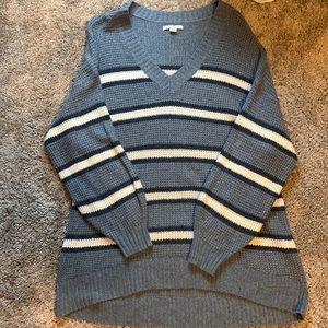 Over Sized V-Neck American Eagle Sweater